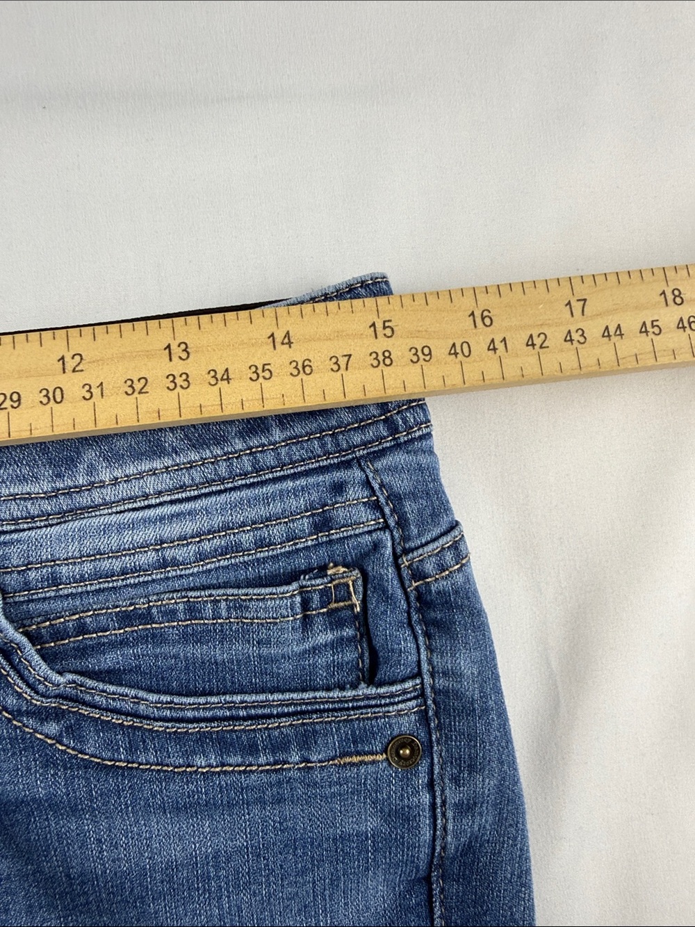 Democracy Ab Solution Crop Jeans Women's Size 6 Stretch Denim - Picture 6 of 9